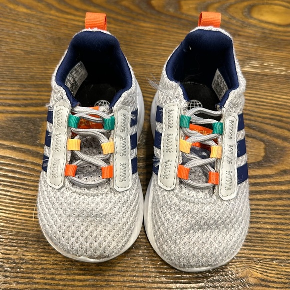 Baby Adidas - Picture 1 of 4